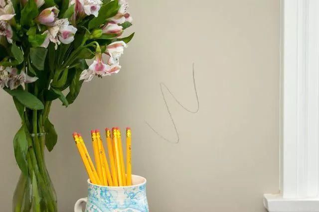 墙壁脏了不用重新粉刷,学会这几招,洁白如新~