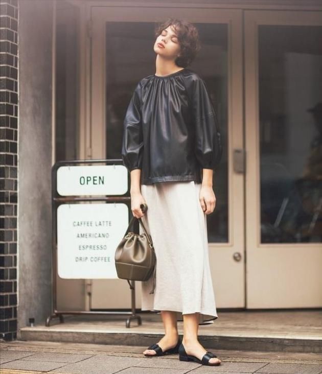 谁说早春不能穿黑色，选好单品会搭配，让你变身穿搭实力派