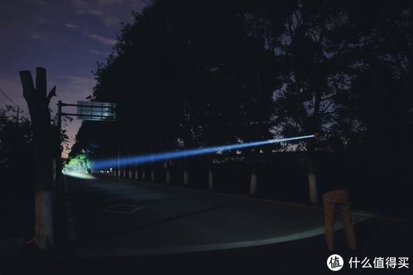 光剑在手，黑暗你走——纳丽德L10MAX白激光手电