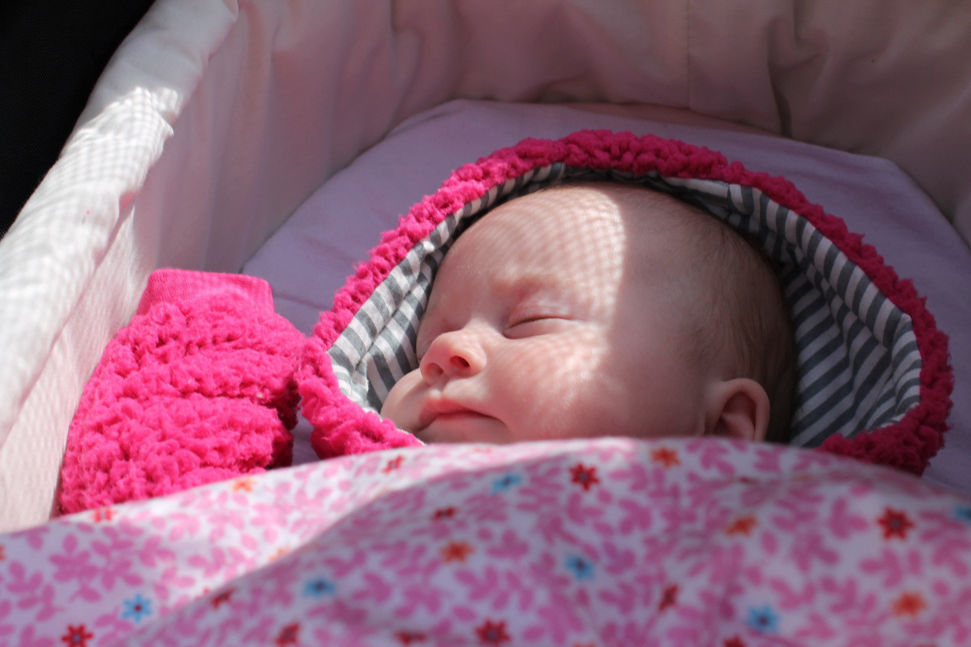 宝妈|入冬后宝宝感冒总不好，或与睡姿有关，看到以下几种，宝妈需警惕