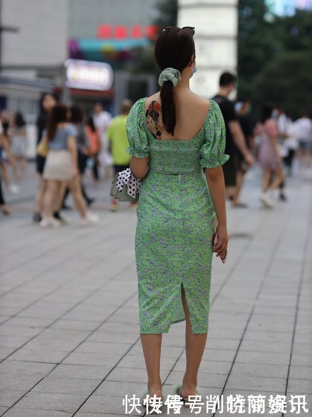 普通女孩|阿姨的“碎花裙”，绿的非同一般，普通女孩难以驾驭！