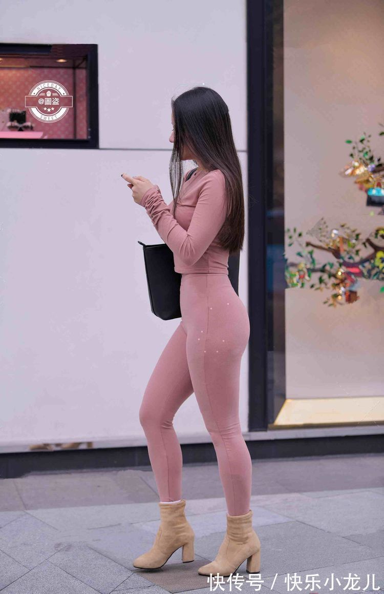 俏皮 时尚俏皮的打底裤穿搭凸显优雅态度,轻盈大方又显气质