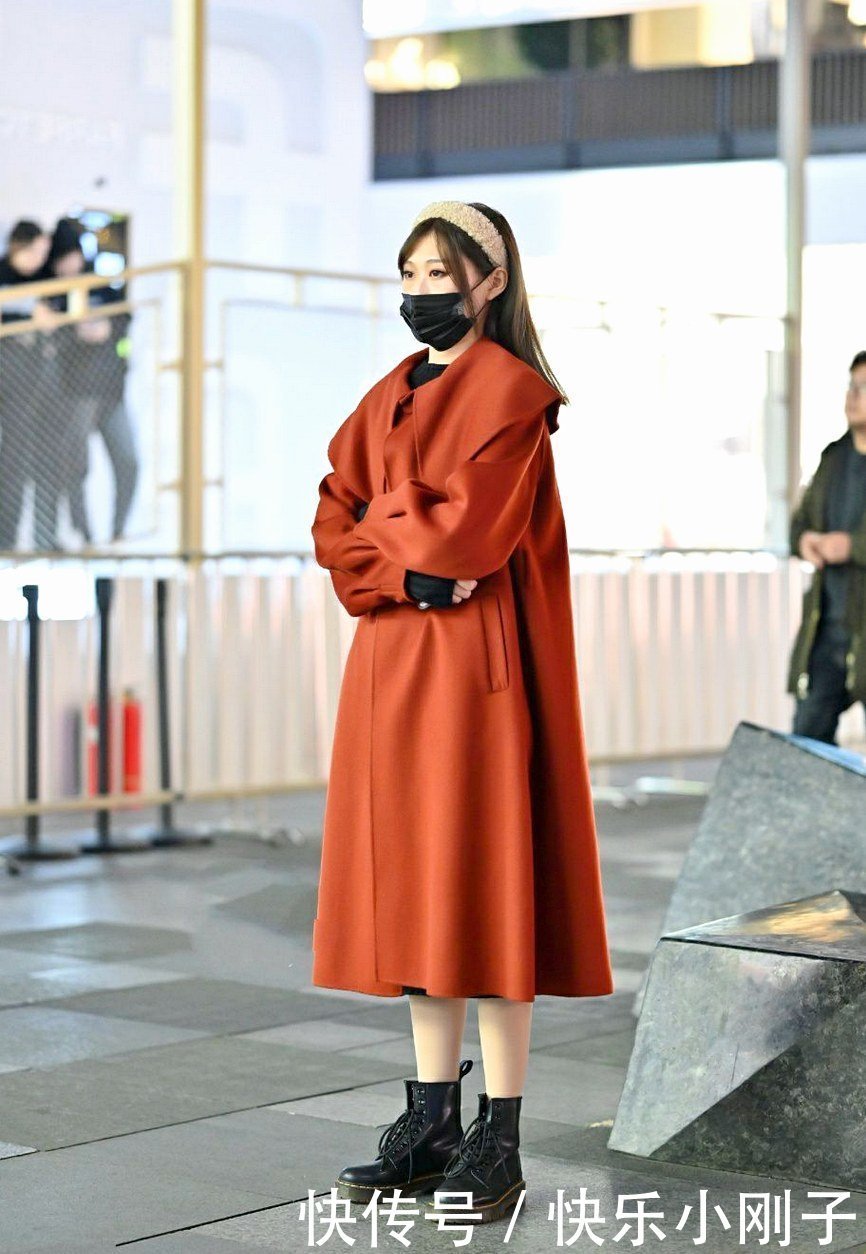 是时候把大衣写在购物清单上了,这个冬天只要时髦,拒绝臃肿