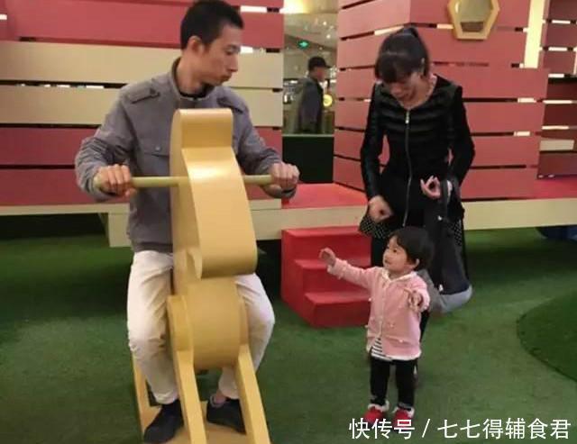 牵引绳|宝爸“抱娃找娃”火了,见婴儿车里没娃一脸惊慌,网友:同款爸爸