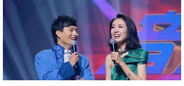 星光大道一夜成名，出名之后沒(méi)去撈金，而是被人包養(yǎng)成情婦