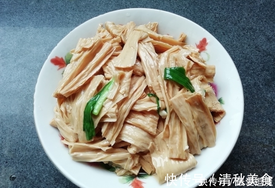 腐竹|四代人的晚餐,做了4菜1汤,不精致但很对胃口,爷爷奶奶都很喜欢