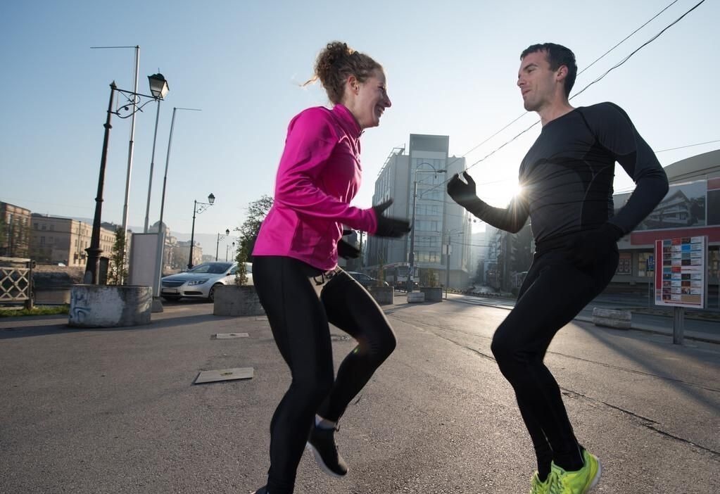 高抬腿|高抬腿,一个公认的燃脂动作每天重复800次,让你瘦一圈