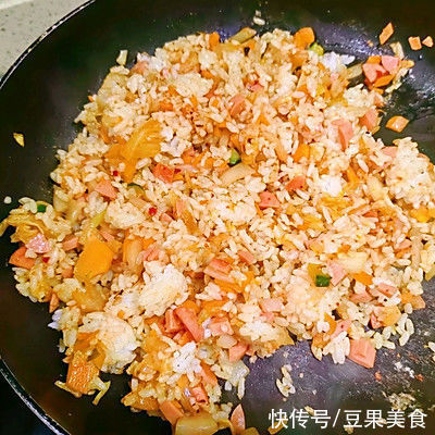 泡菜炒饭|让人闻香止步的芝士泡菜炒饭