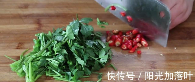 小米椒|黄瓜百吃不厌的做法,爽脆可口,比吃肉还解馋,天天吃不够!