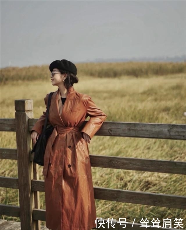 风衣|三木穿“枫叶色”皮质风衣告别秋天!温暖又复古的气息令人痴迷