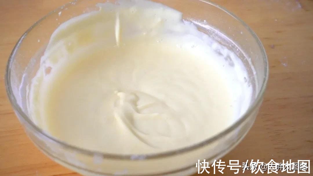 10分钟搞定热腾腾的早餐,不烤不蒸,软蓬的油墩子,上桌一秒光盘