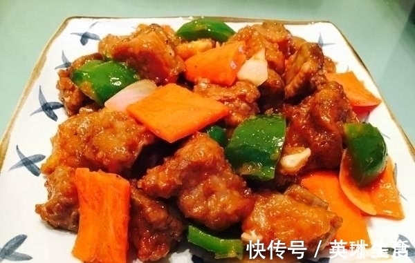 大厨|排骨焯水后又腥又柴?看完大厨操作才明白,原来是用错水了