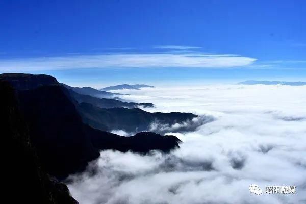 山包|壮丽大山包：云海翻腾鹤声起 天蓝水碧美如画！