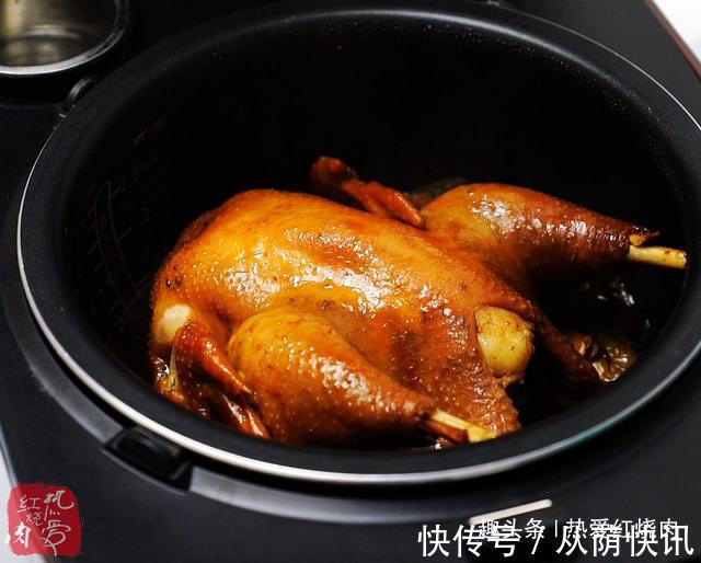 嘴馋想吃肉了,买只鸡丢进电饭煲,没想到色泽诱人香味扑鼻真好吃
