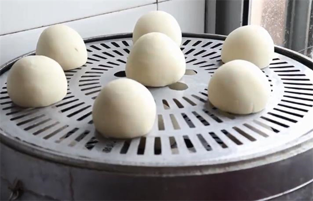 教你在家蒸馒头,3个小诀窍,不塌陷不回缩,洁白无瑕又松软