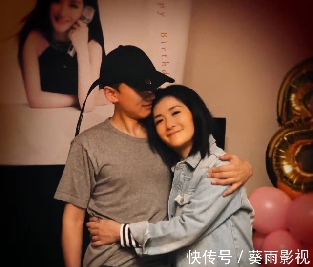 谢娜录制秋葵蒸蛋教程,将秋葵切成星星形状,自叹小宝宝每次都能吃光光