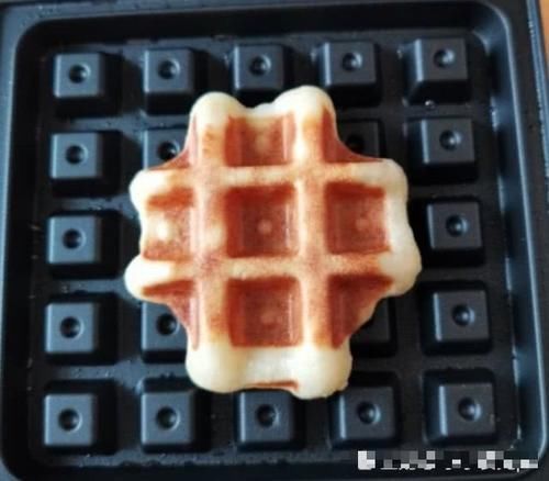 1把面粉,1个鸡蛋,烤一烤,个个香甜,还松软,比面包还好吃