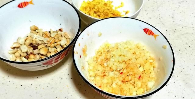 白酒|辣椒酱的家庭版做法,又香又辣,炒菜,拌饭超过瘾,关键还易保存