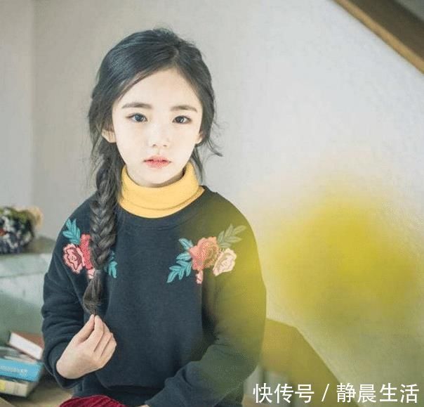 垃圾食品|韩国童模6岁开始化妆,12岁骨骼停止发育,妈妈的无知毁了孩子