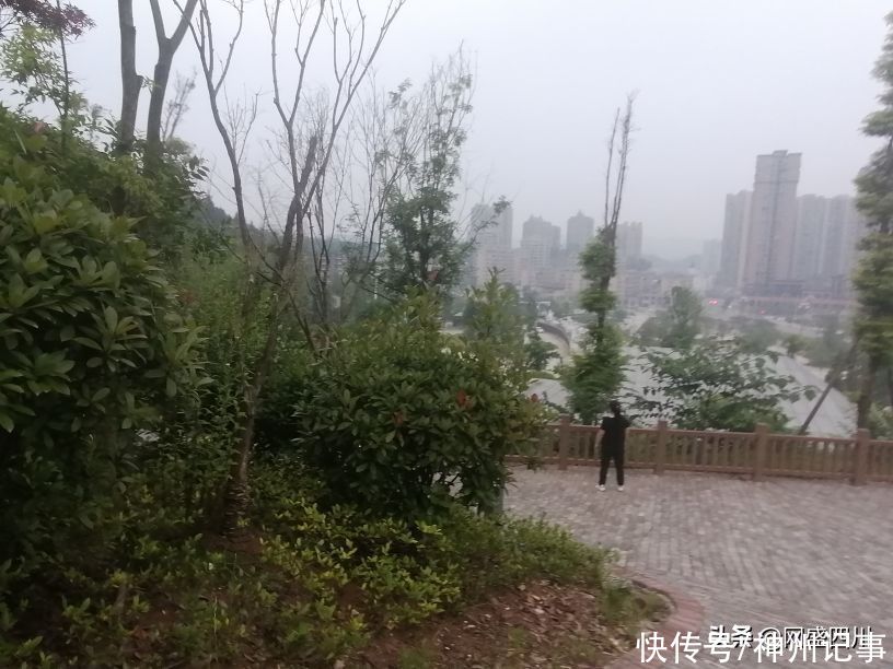 蓬安|逛游百牛赞歌广场，这里风景独好