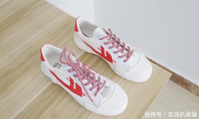 透气性|帆布鞋也能有高颜值,回力新品体验:价格贼厚道