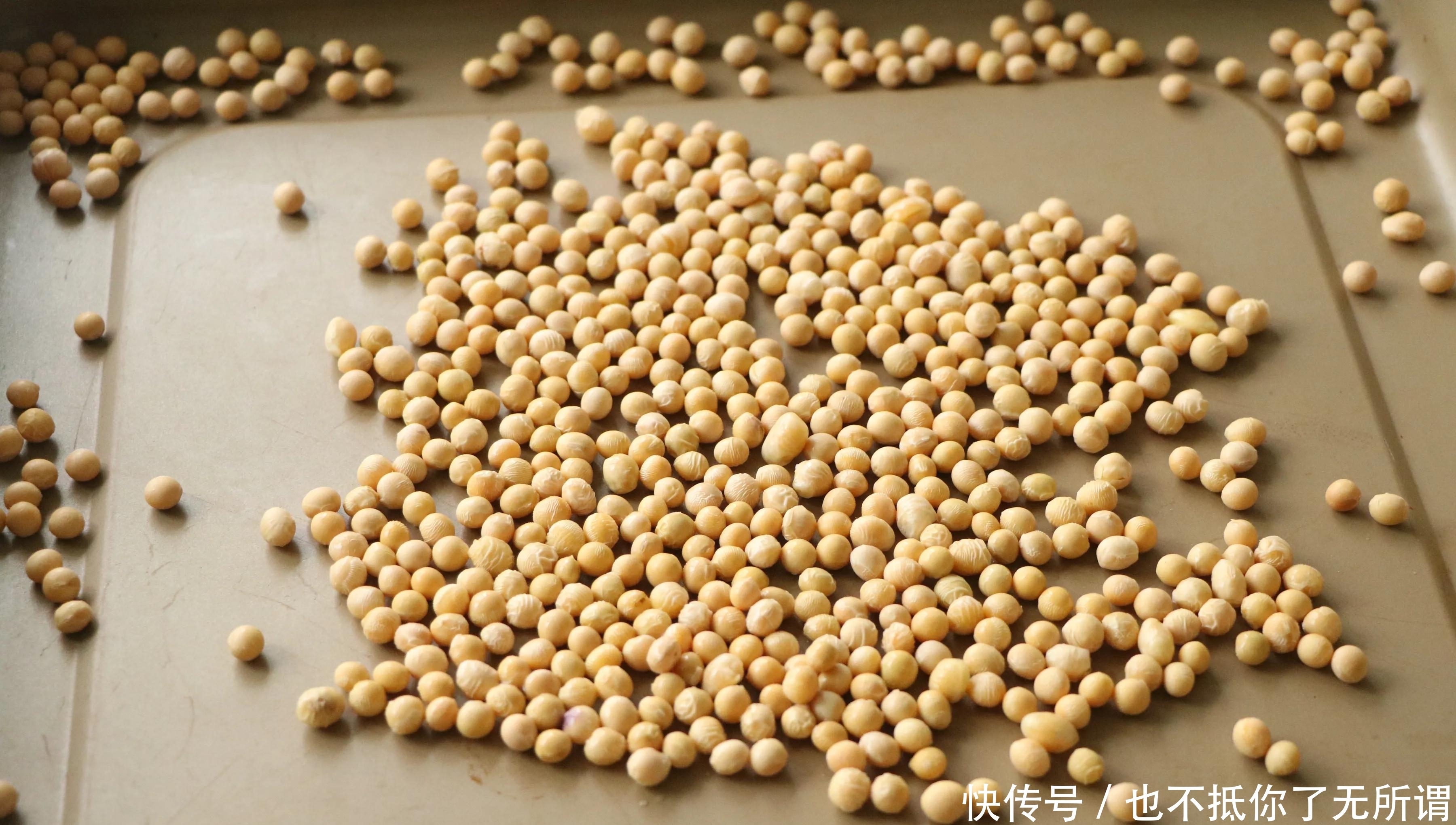 汤圆别直接煮着吃了,多加一步,好吃不甜腻,堪比街边小吃,香!