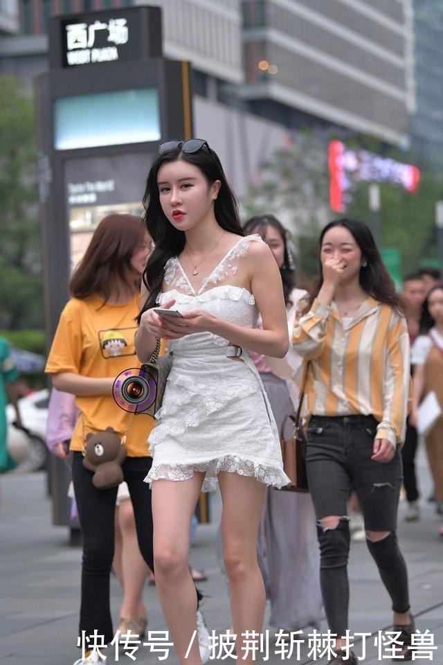 喇叭裙|吊带裙自带仙气,修身显身材,谁戴谁美