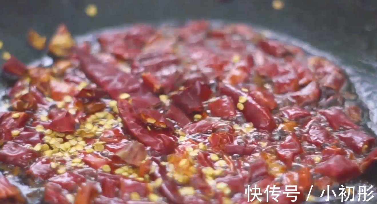 大碗|野外自制麻辣牛肉干,鲜香有嚼劲,一大碗吃到撑!追剧必备