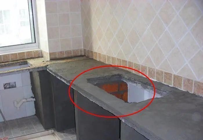 橱柜|还好当年听了装修工的一句劝,我家橱柜5年没有发霉过,太厉害了