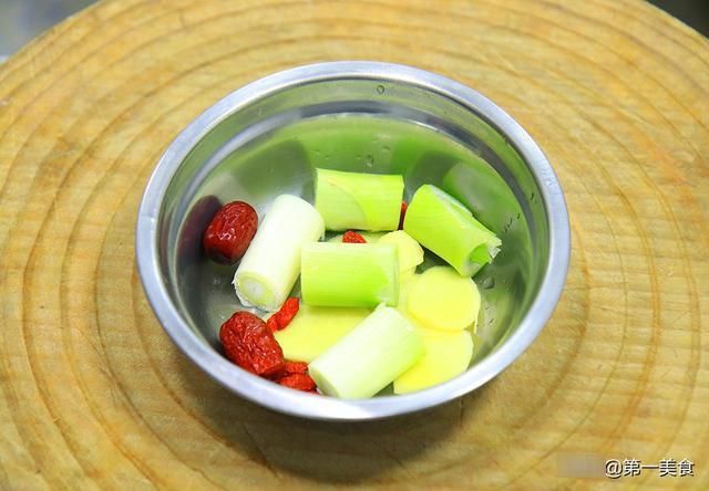 味道|萝卜炖排骨这样做才清淡，无需大料，配料简单味道香，家人都爱喝