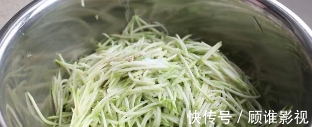 多汁|立秋后，这菜抓紧吃，被称“美人水”，与鸡蛋巧搭配，包饺子特香