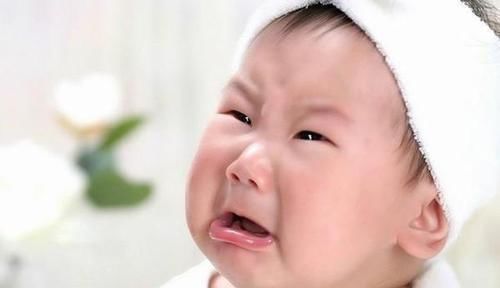 孩子|为什么宝宝看到“某个人”会突然大哭？不是迷信，父母要心中有数