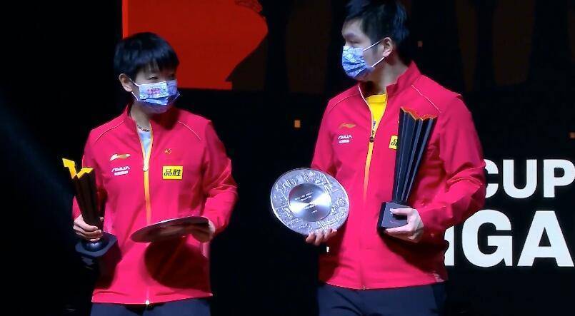 4-1|小胖被礼炮吓一跳!樊振东孙颖莎懵了 冠军合影面面相觑