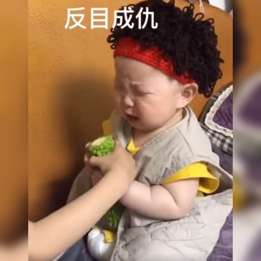 二宝|妈妈生二胎,本以为哥俩会情同手足,谁曾想只是给哥哥生了个玩具