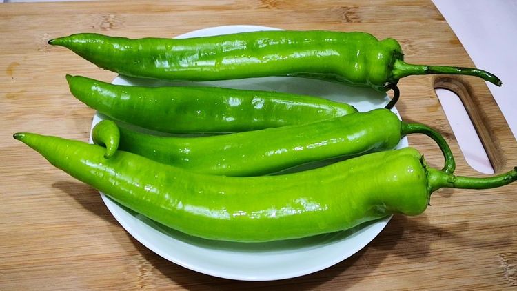 做青椒炒肉,最忌直接下锅炒,教你正确做法,香辣更入味,真解馋