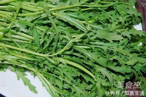 茼蒿|脂肪最怕的蔬菜是它，坚持一周吃2次，减脂刮油，润肠通便！