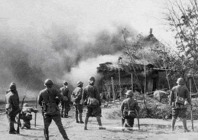 手工|八路军战士为何情愿穿手工草鞋,也不穿缴获的日军皮靴?