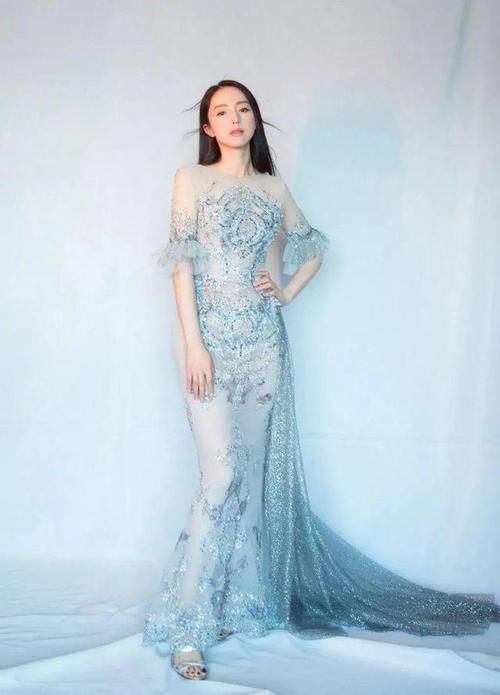 高跟鞋|穿衣不懂色必输,蓝色系的精致搭配方案,连小白看一眼都会