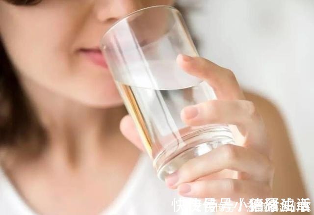 发育|孕妈夜里4种行为,往往是胎儿发育不良的诱因,准妈妈需要改善下