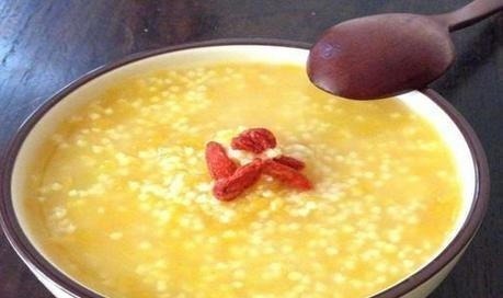 熬小米粥,切记不可只加清水,多加这一步,黏稠好喝不溢锅,真香