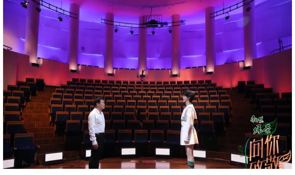 《向你致敬》今晚继续温暖来袭郁可唯暖心致敬“扁担校长”张玉滚