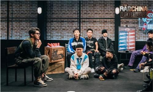  榜首|网综热度榜：《德云斗笑社》掉出前10，《心动的信号》第4，它成功上榜首