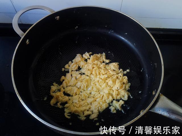 馅饼学会此做法,皮薄不露馅,香脆又可口,做法不难,快来试试