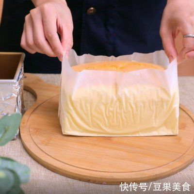 芝士蛋糕|真能Duang~的网红爆款古早蛋糕!口感弹嫩还有流心芝士?