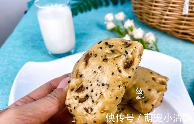 家里有面粉,试试这样做,比包子简单,好吃又健康,当早餐更营养