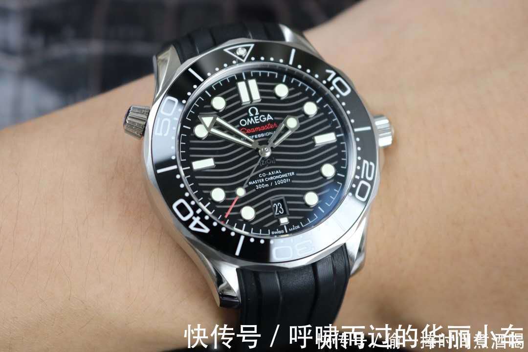 欧米茄 看腻了劳力士水鬼,这两款别具一格的潜水腕表你一定喜欢