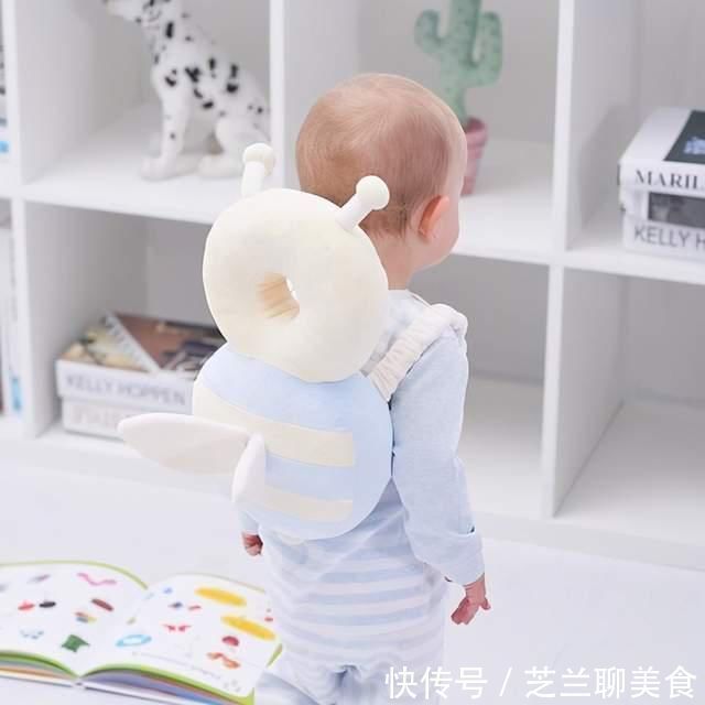 边边角角|“2个月抬头,6个月坐”,1岁以内宝宝发育表,你家娃达标了没