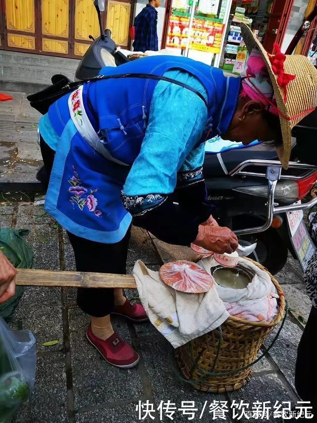 豆腐脑|云南姑娘晒菜市场，走红朋友圈，出门买菜就像旅游，网友:太美了