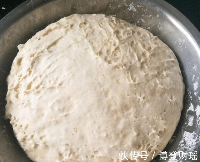 发面|用酵母蒸馒头有哪些好处和坏处?为什么有人不喜欢用酵母?