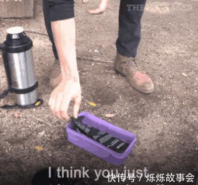 为了验证商场测体温是不是形式,油管博主把脑门捂到48度